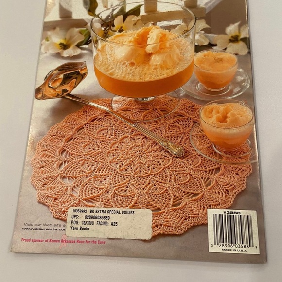 Extra Special Doilies Crochet Book - Picture 3 of 11
